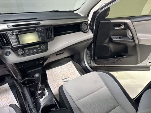 Used 2018 Toyota RAV4 XLE image 21