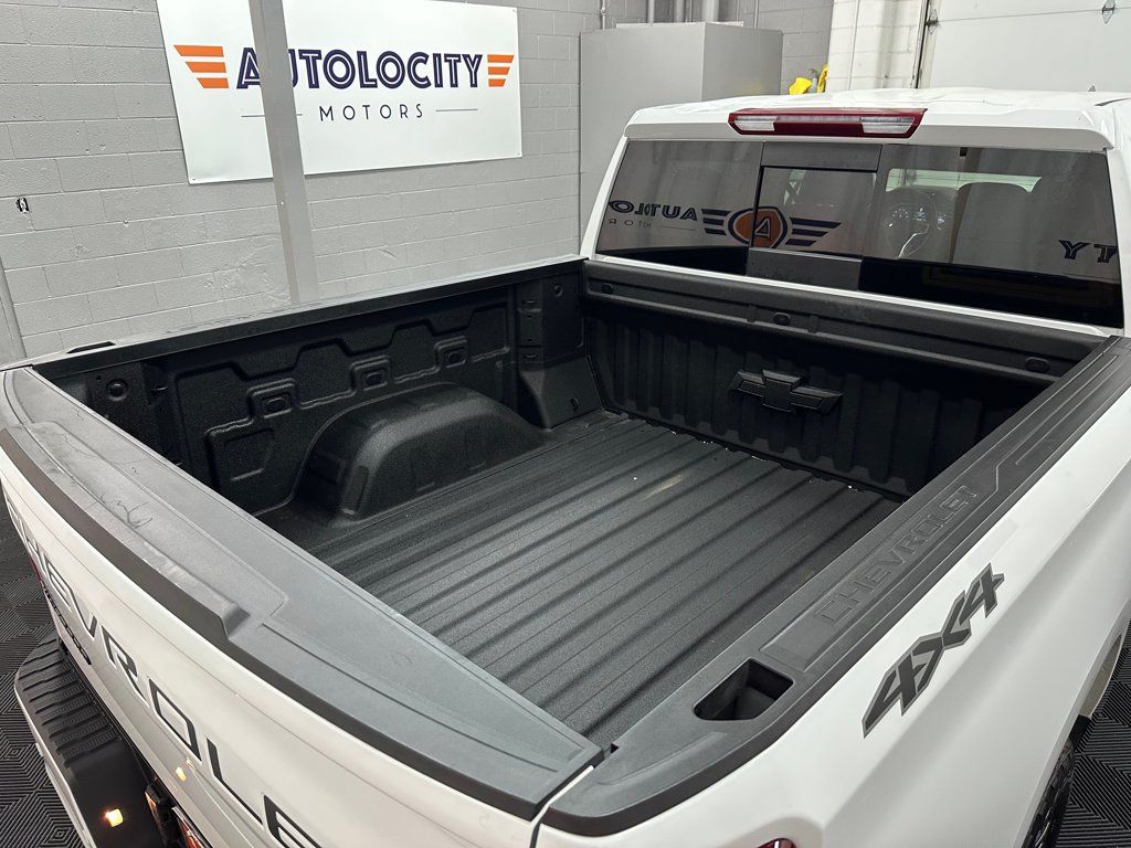 Used 2025 Chevrolet Silverado 1500 RST AWD/4WD image 11