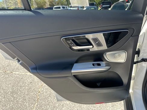 Used 2023 Mercedes-Benz GLC 300 4MATIC image 27