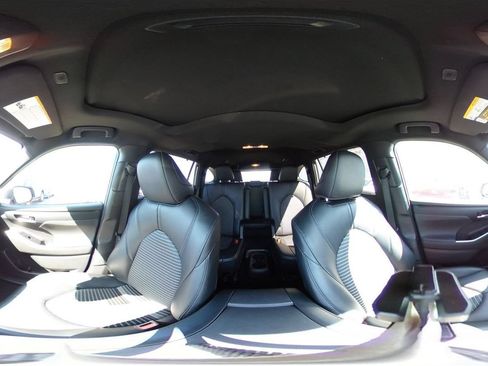 Used 2024 Toyota Highlander XSE FWD image 45