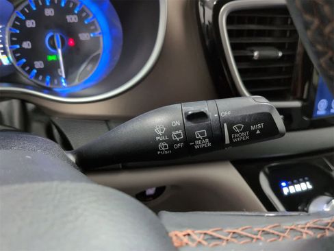 Certified 2017 Chrysler Pacifica Touring-L Plus image 27