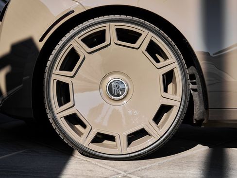 Used 2025 Rolls-Royce Ghost image 3