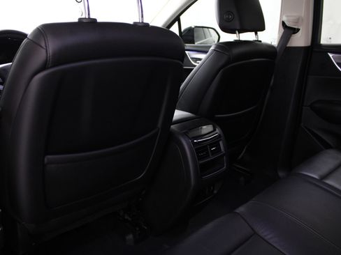 Used 2019 Cadillac XT5 Premium Luxury AWD/4WD image 16