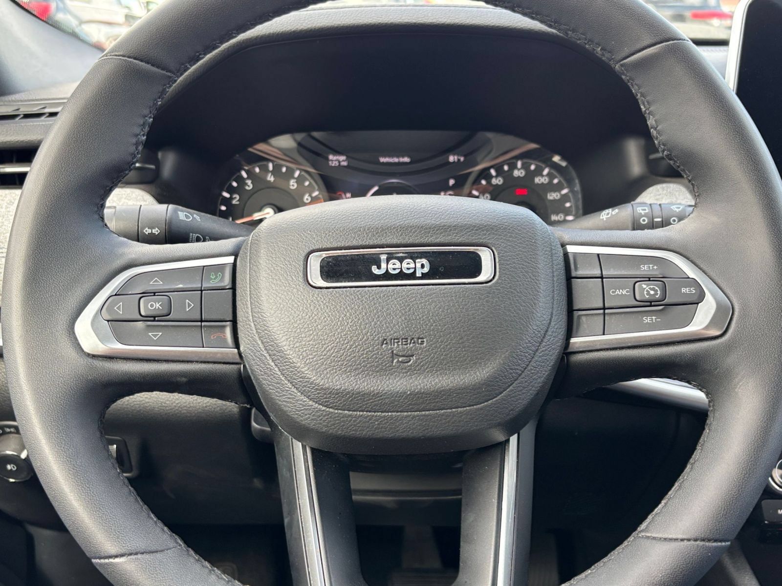Used 2025 Jeep Compass Latitude AWD/4WD image 27