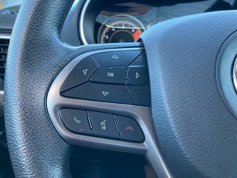 Used 2021 Jeep Cherokee Latitude image 15