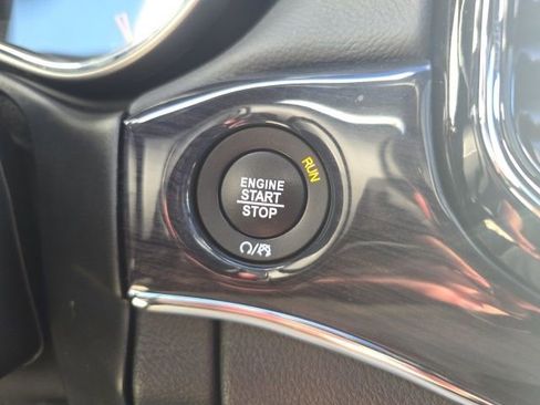 Certified 2020 Jeep Grand Cherokee Overland image 17