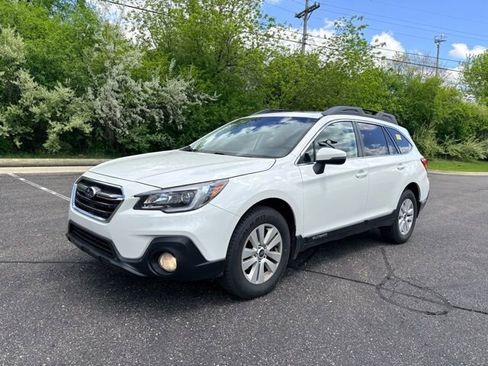 Used 2019 Subaru Outback 2.5i Premium w/ Popular Package #2 AWD/4WD image 1