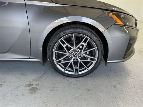 Certified 2024 Nissan Altima 2.0 SR image 14