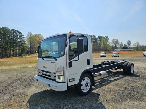 New 2025 Chevrolet Low Cab Forward RWD image 5