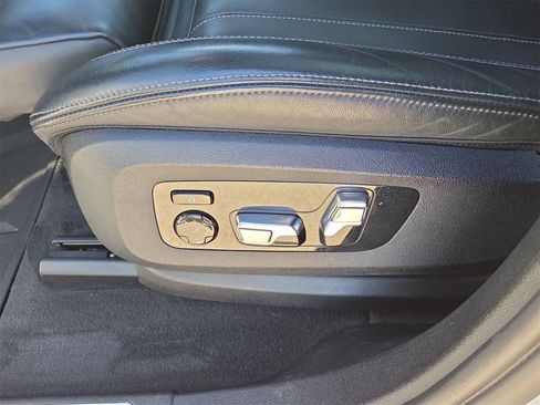 Used 2023 BMW X6 xDrive40i w/ M Sport Package image 17