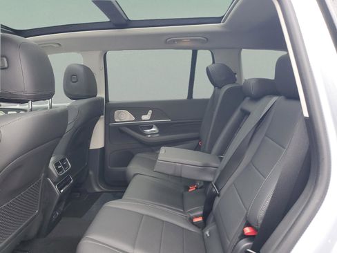Used 2026 Mercedes-Benz GLS 450 4MATIC image 12