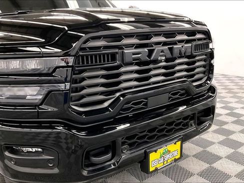 Used 2025 RAM 2500 Big Horn AWD/4WD image 35