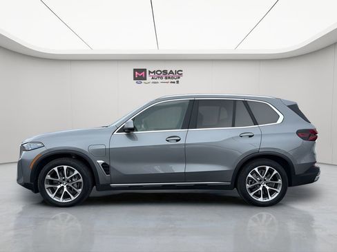 Used 2026 BMW X5 xDrive50e w/ Climate Comfort Package image 6