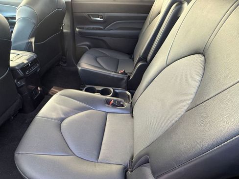 Used 2024 Toyota Grand Highlander XLE image 29
