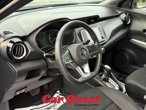 Used 2020 Nissan Kicks SV FWD image 10