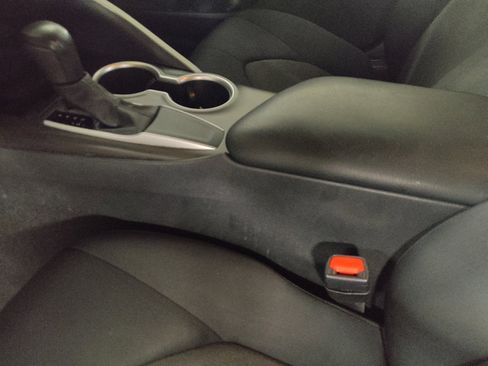 Used 2021 Toyota Camry LE image 26