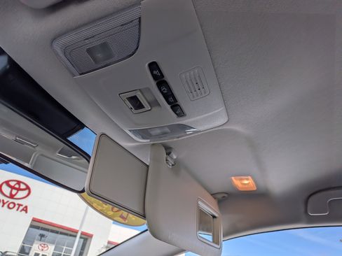 Certified 2022 Toyota Corolla LE image 31