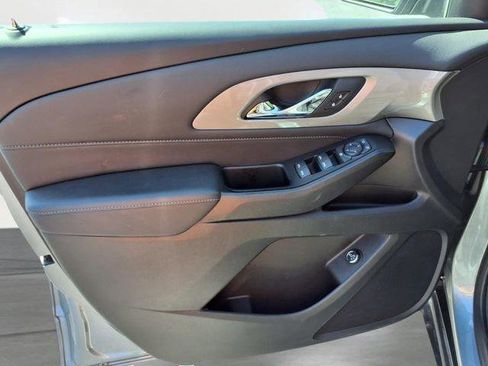 Used 2024 Chevrolet Traverse LT AWD/4WD image 14