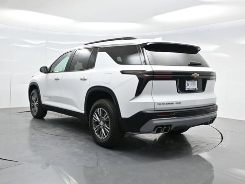 Used 2025 Chevrolet Traverse LT AWD/4WD image 5
