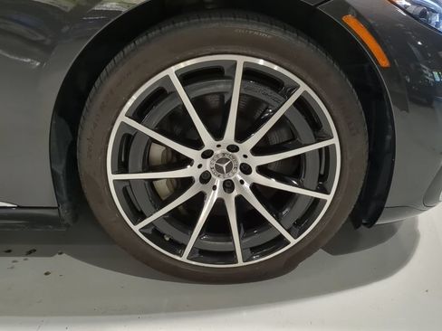 Used 2023 Mercedes-Benz EQS 580 4MATIC Sedan w/ Exclusive Trim Package image 6