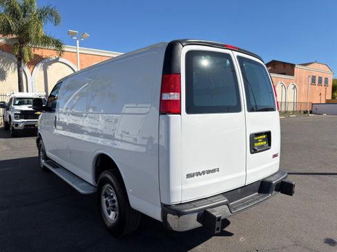 Used 2024 GMC Savana 2500 w/ Driver Convenience Package image 6