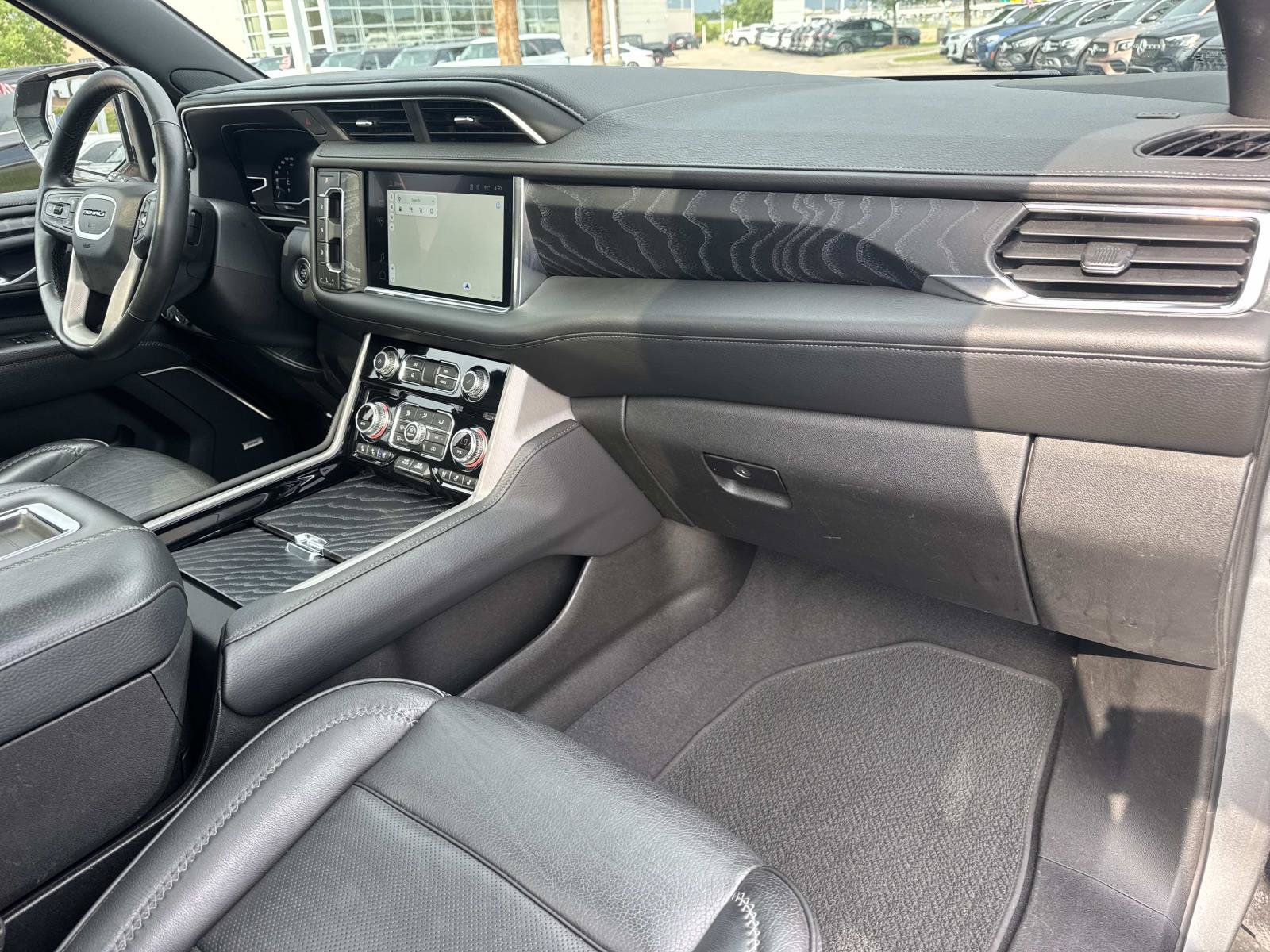 Used 2023 GMC Yukon Denali AWD/4WD image 14