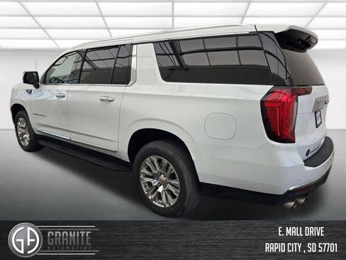 Used 2024 GMC Yukon XL Denali AWD/4WD image 4