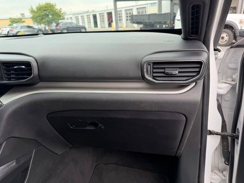 Used 2020 Ford Explorer XLT w/ Equipment Group 202A RWD image 30