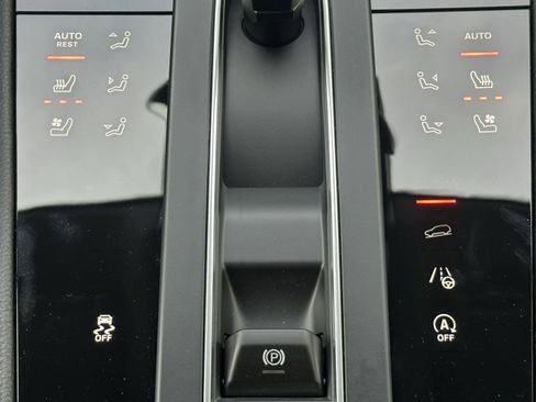 New 2026 Porsche Macan image 25