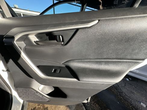 Used 2020 Toyota RAV4 LE image 30