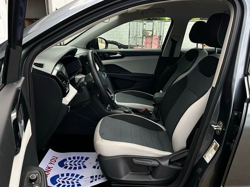 Used 2025 Volkswagen Taos S image 10