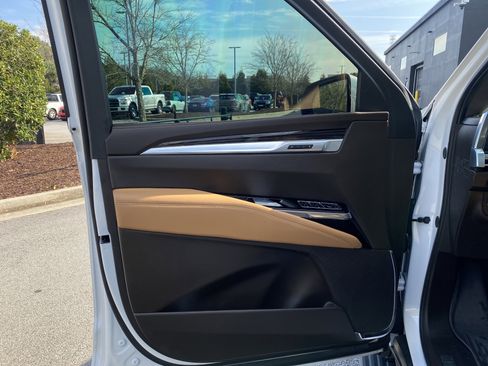 Used 2025 Cadillac Escalade ESV Premium Luxury w/ Touring Package image 22