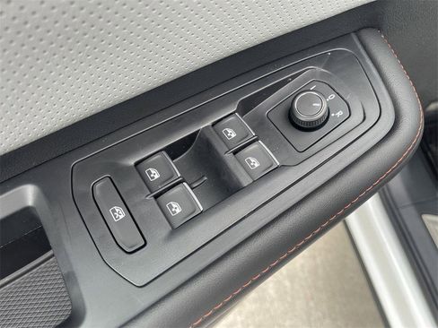 New 2025 Volkswagen Atlas Peak Edition SE image 12