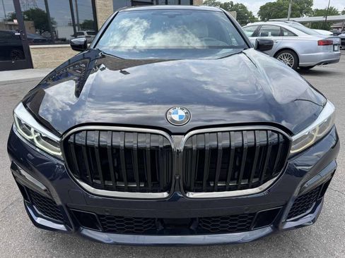 Used 2021 BMW 750i xDrive w/ Executive Package AWD/4WD image 2