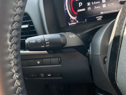 Used 2026 Nissan Rogue SL FWD image 31