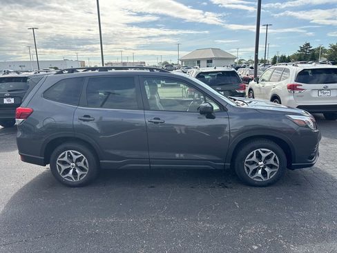 Certified 2024 Subaru Forester Premium AWD/4WD image 2