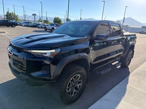 Used 2023 Chevrolet Colorado ZR2 w/ ZR2 Convenience Package III AWD/4WD image 3