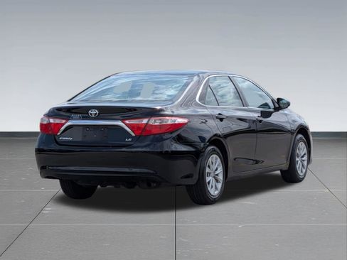 Used 2017 Toyota Camry LE FWD image 5