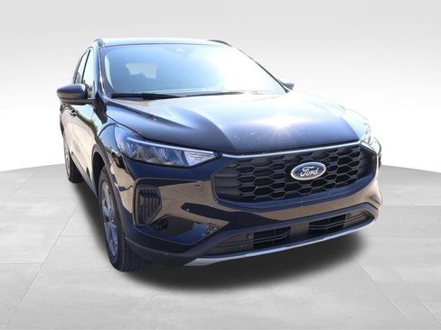 Certified 2026 Ford Escape ST-Line w/ Tech Pack #1 FWD image 9