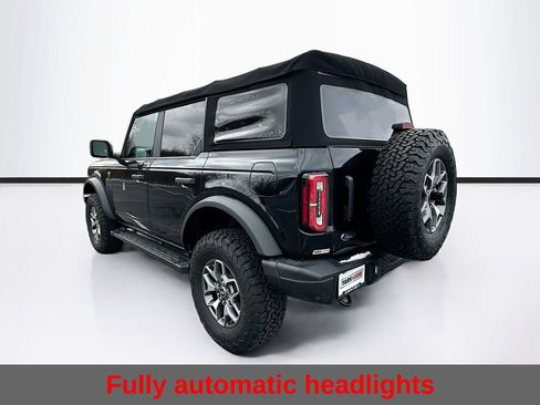 Used 2022 Ford Bronco Badlands image 8