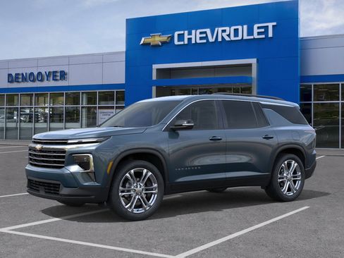 New 2025 Chevrolet Traverse LT w/ Driver Confidence Package image 26