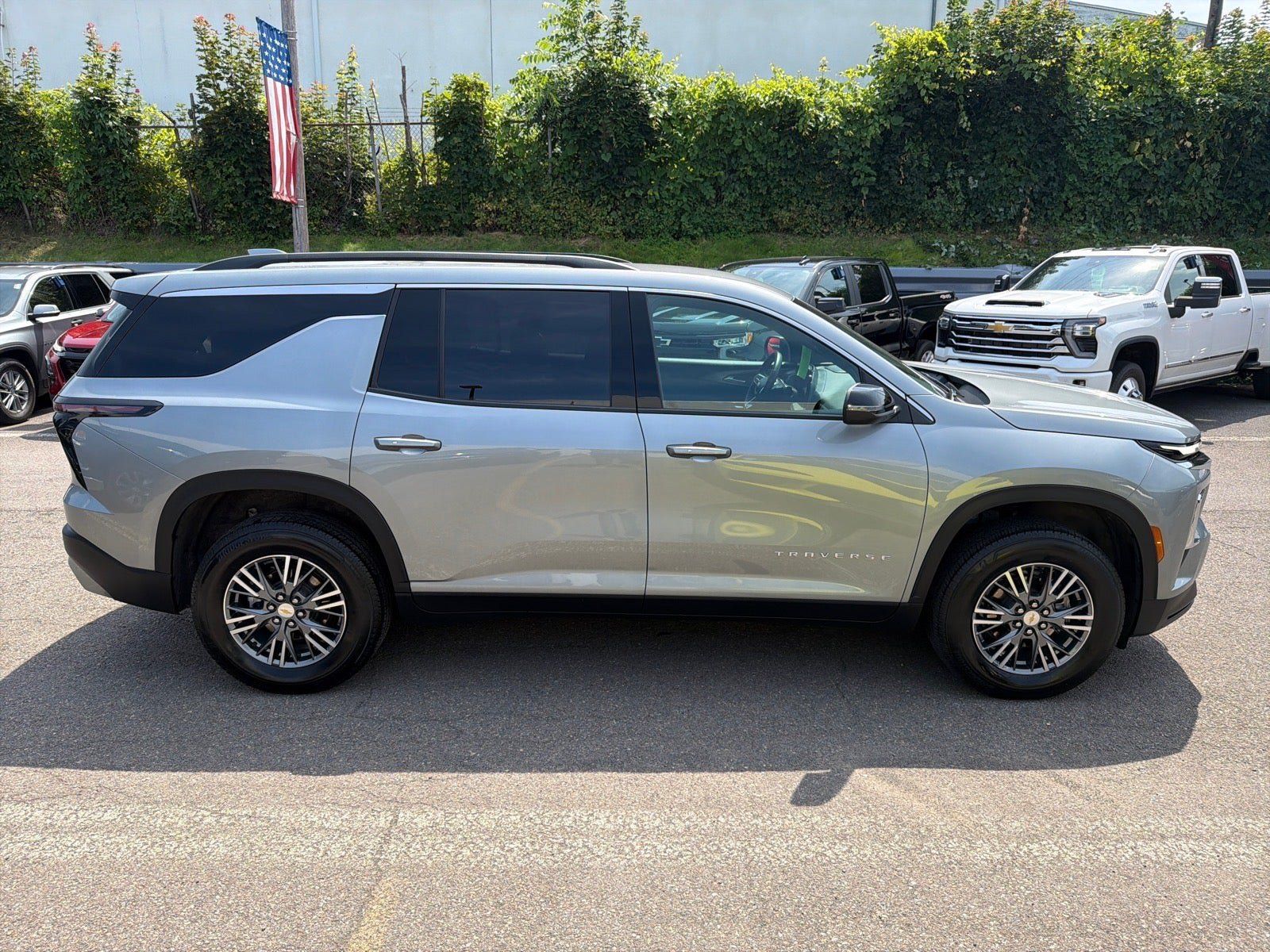Used 2026 Chevrolet Traverse LT AWD/4WD image 5