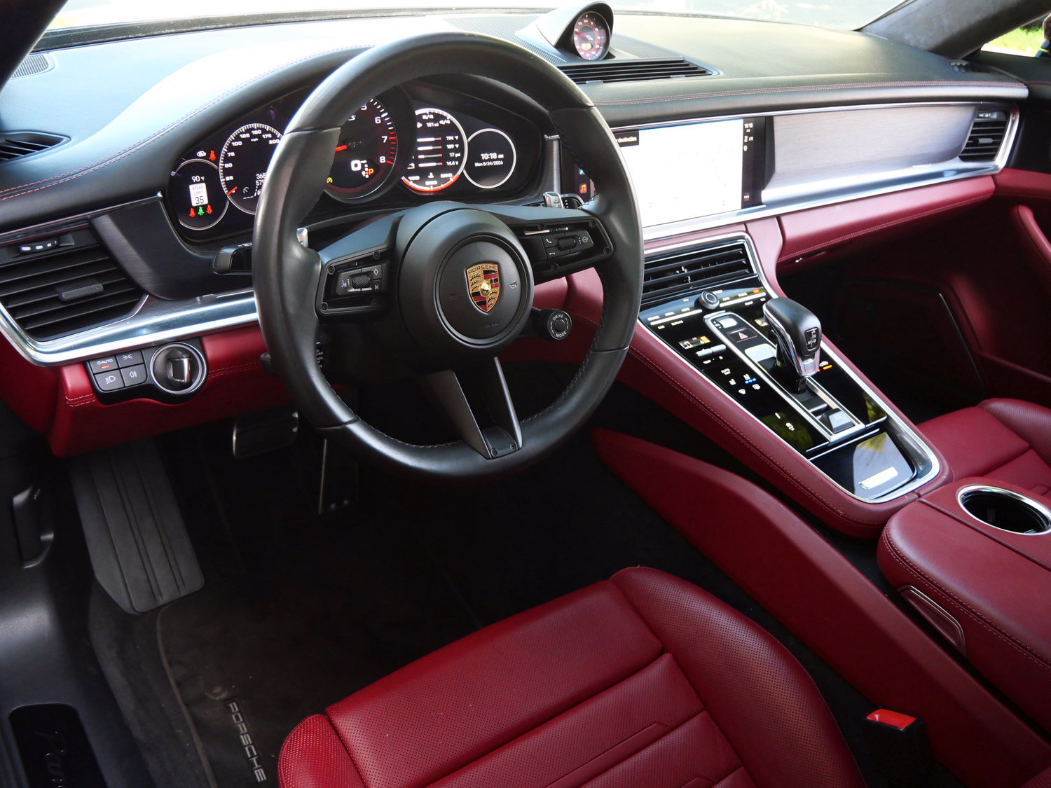 Used 2022 Porsche Panamera GTS AWD/4WD image 10