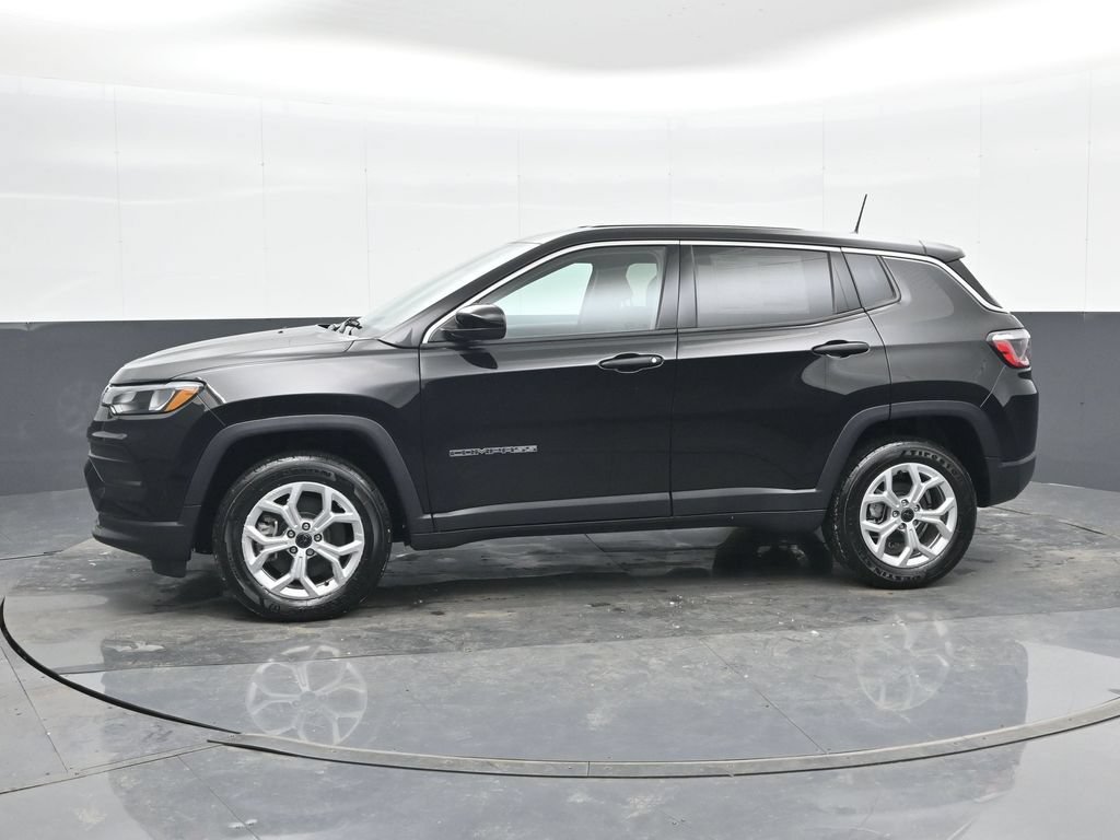 Used 2025 Jeep Compass Sport w/ Mopar Graphics Package AWD/4WD image 23