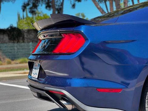 Used 2019 Ford Mustang Premium RWD image 9