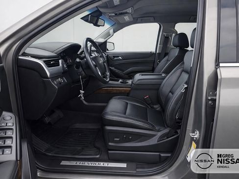 Used 2019 Chevrolet Tahoe LT w/ Luxury Package RWD image 7