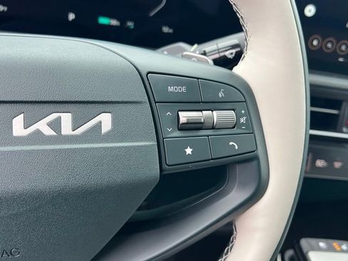 New 2025 Kia EV6 Wind RWD image 24