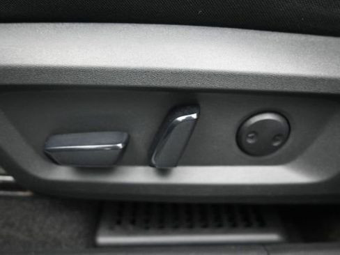 Used 2024 Nissan Rogue SV FWD image 16