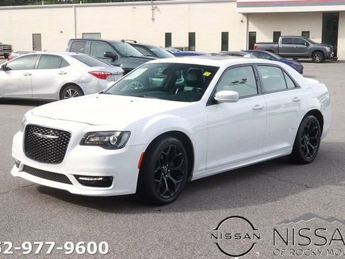 Used 2020 Chrysler 300 S RWD image 3