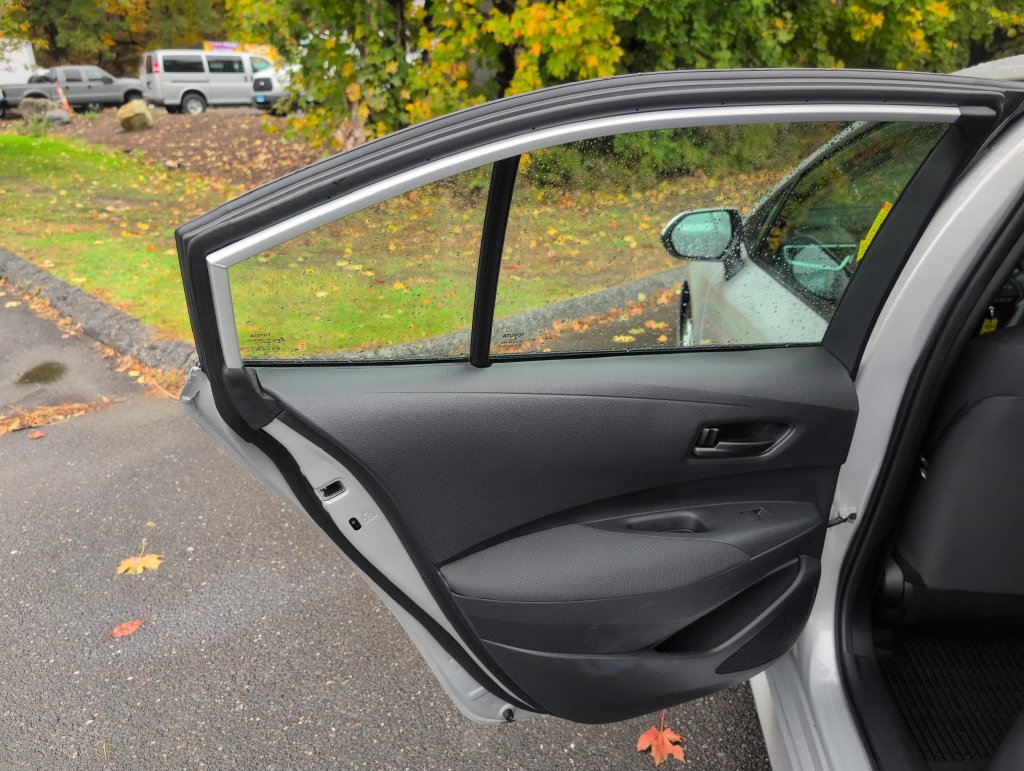 Used 2024 Toyota Corolla LE FWD image 28